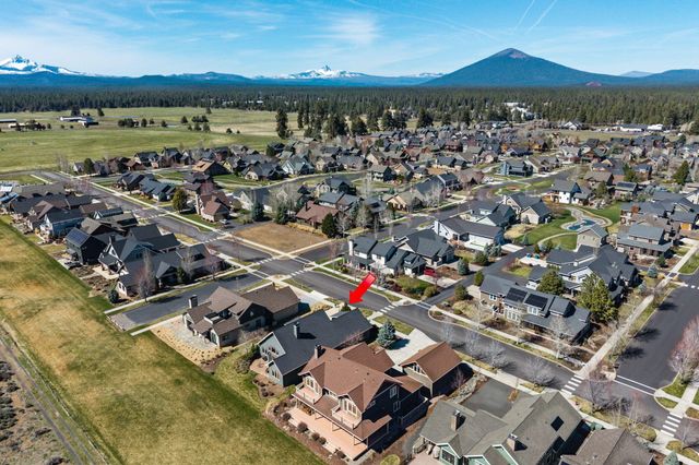 481 W Hope Avenue, Sisters, OR 97759