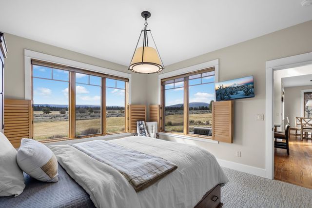 481 W Hope Avenue, Sisters, OR 97759