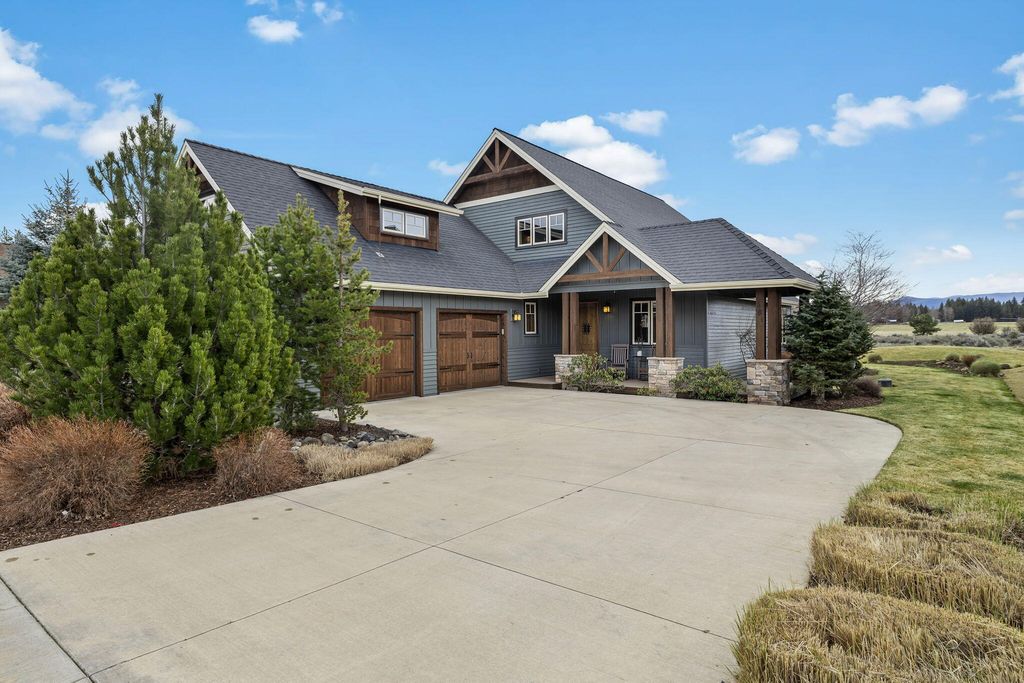 481 W Hope Avenue, Sisters, OR 97759