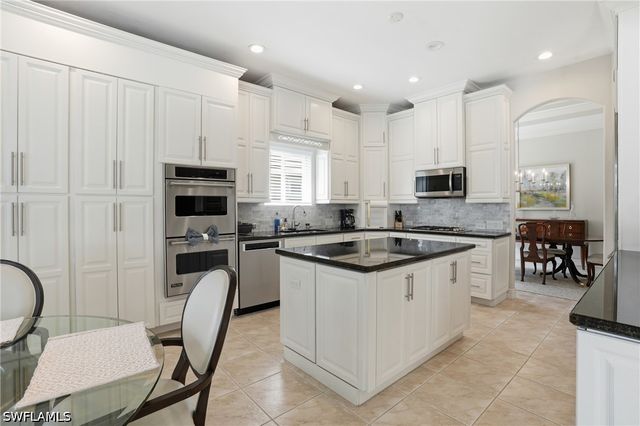 10500 Via Balestri DR, Miromar Lakes, FL 33913