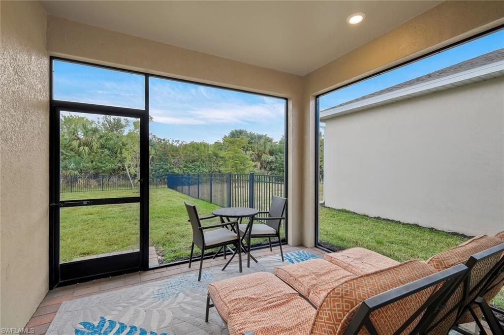 Image 14 of property listing at 836 Heather Lake AVE, Cape Coral, FL 33993