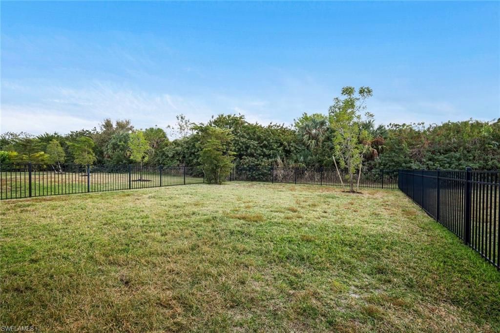 Image 15 of property listing at 836 Heather Lake AVE, Cape Coral, FL 33993