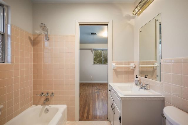 904 Neans DR, Austin, TX 78758