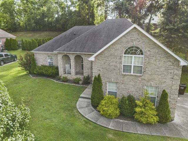 1009 Stafford Ct, Hendersonville, TN 37075