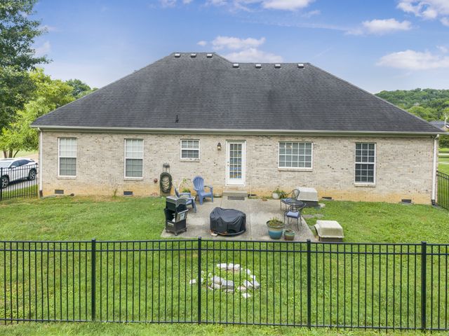 1009 Stafford Ct, Hendersonville, TN 37075