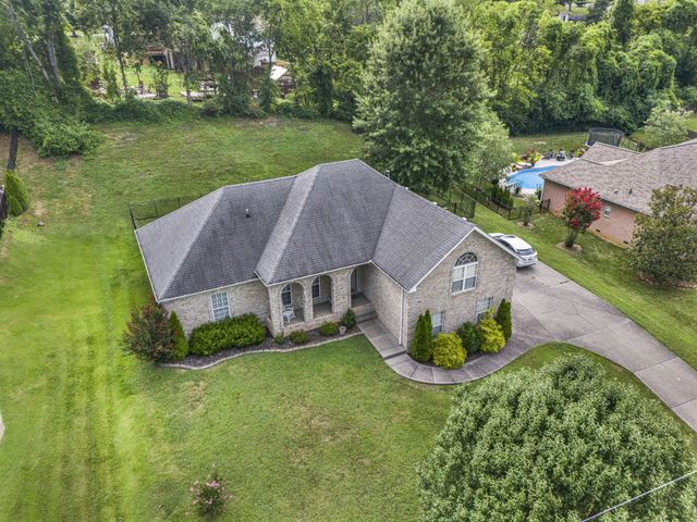 1009 Stafford Ct, Hendersonville, TN 37075