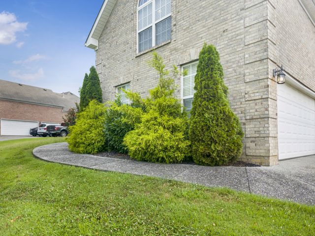 1009 Stafford Ct, Hendersonville, TN 37075