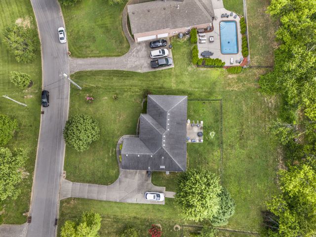 1009 Stafford Ct, Hendersonville, TN 37075