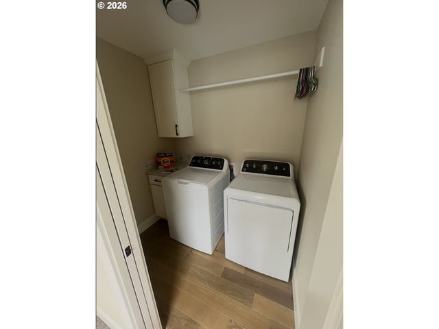 672 PARKER Loop, Silverton, OR 97381
