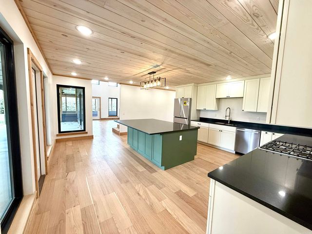 119 E River Drive, Pangburn, AR 72121