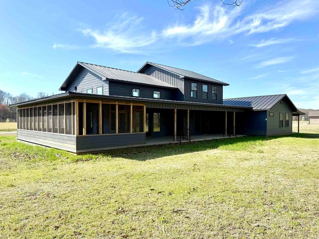 119 E River Drive, Pangburn, AR 72121