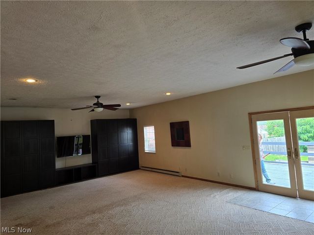 407 Williams Avenue, Williamstown, WV 26187