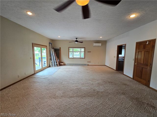 407 Williams Avenue, Williamstown, WV 26187