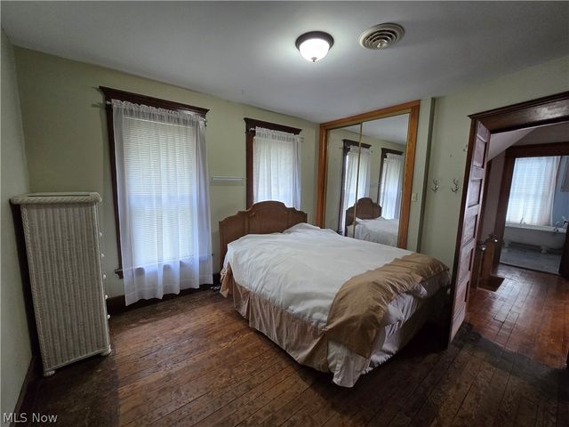 407 Williams Avenue, Williamstown, WV 26187