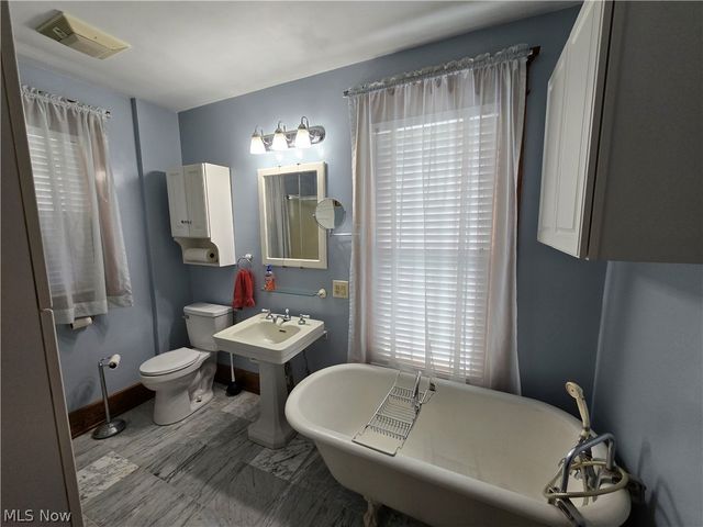 407 Williams Avenue, Williamstown, WV 26187