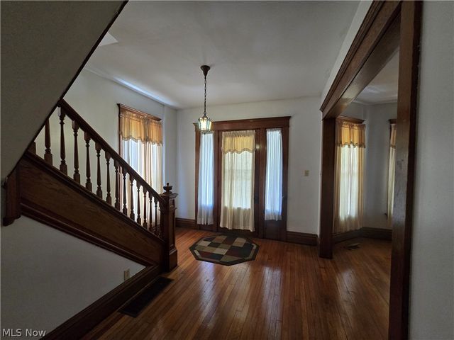 407 Williams Avenue, Williamstown, WV 26187