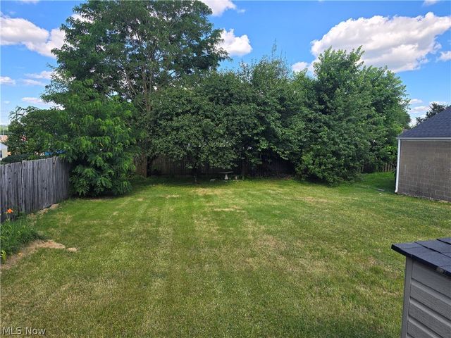 407 Williams Avenue, Williamstown, WV 26187