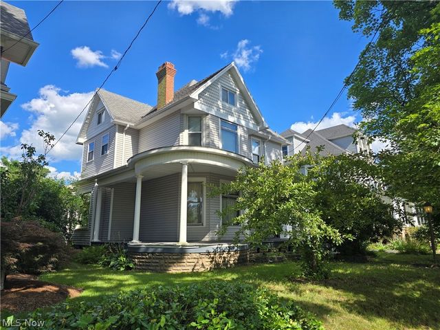407 Williams Avenue, Williamstown, WV 26187