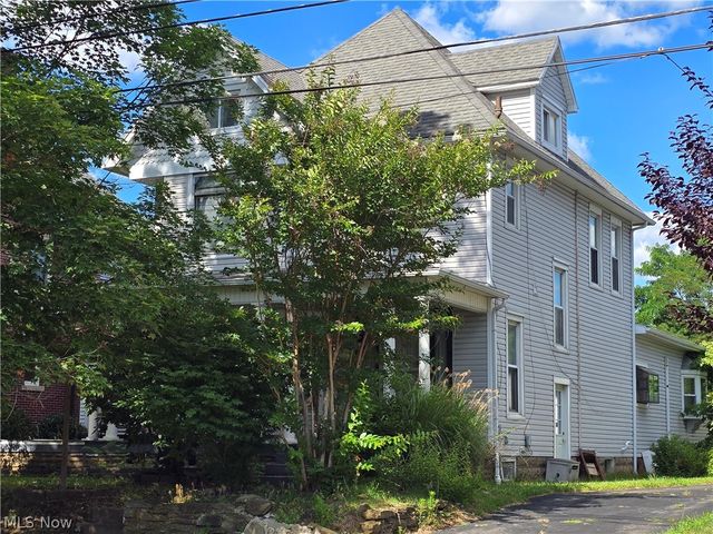 407 Williams Avenue, Williamstown, WV 26187