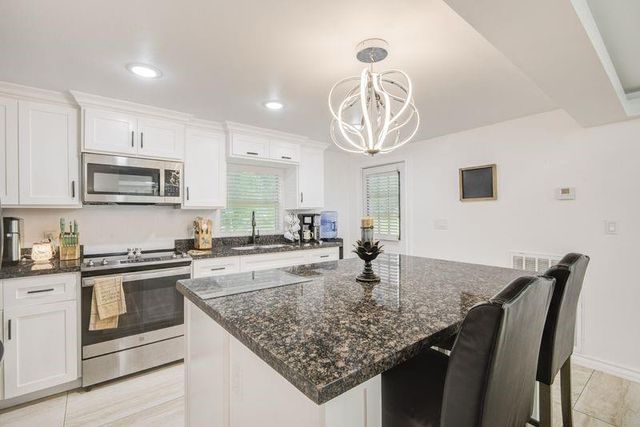 1256 2nd Street, Clute, TX 77531