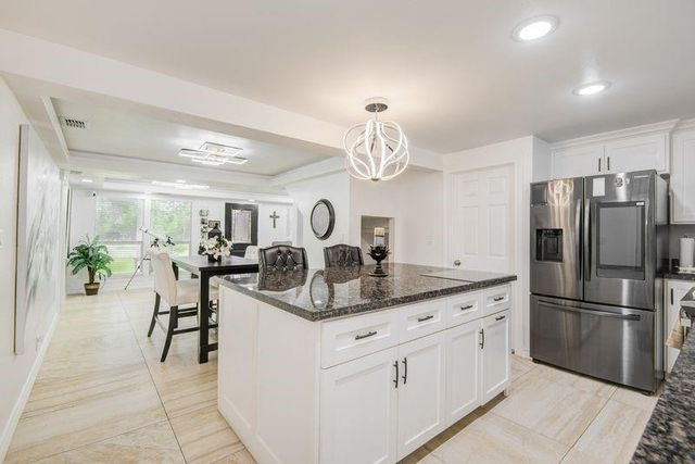 1256 2nd Street, Clute, TX 77531