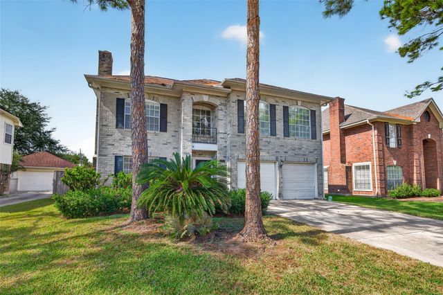 1207 Green Knoll Drive, Sugar Land, TX 77479