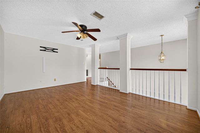 1207 Green Knoll Drive, Sugar Land, TX 77479