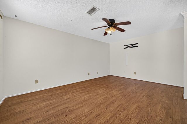 1207 Green Knoll Drive, Sugar Land, TX 77479