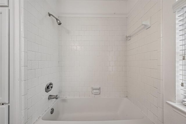 1207 Green Knoll Drive, Sugar Land, TX 77479
