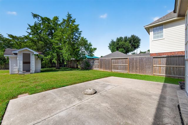 1207 Green Knoll Drive, Sugar Land, TX 77479