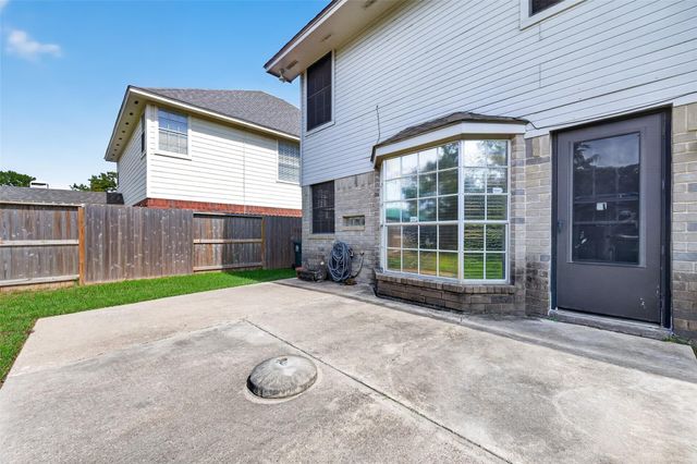 1207 Green Knoll Drive, Sugar Land, TX 77479