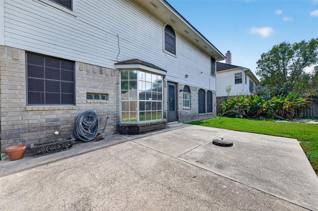 1207 Green Knoll Drive, Sugar Land, TX 77479