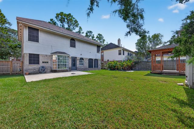 1207 Green Knoll Drive, Sugar Land, TX 77479