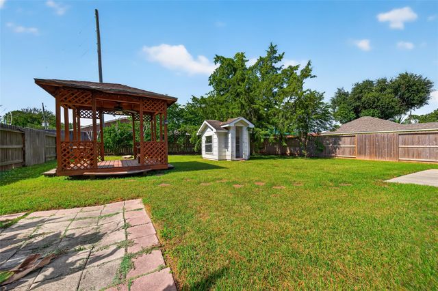 1207 Green Knoll Drive, Sugar Land, TX 77479