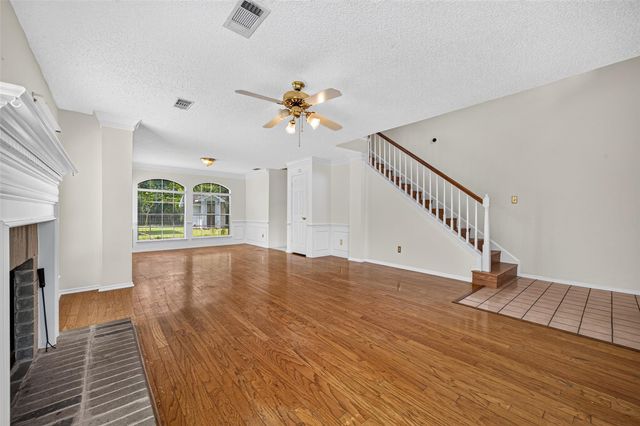 1207 Green Knoll Drive, Sugar Land, TX 77479
