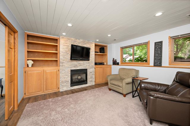 7896 Berkshire Lane N, Maple Grove, MN 55311