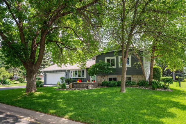 7896 Berkshire Lane N, Maple Grove, MN 55311