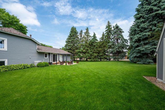 7896 Berkshire Lane N, Maple Grove, MN 55311