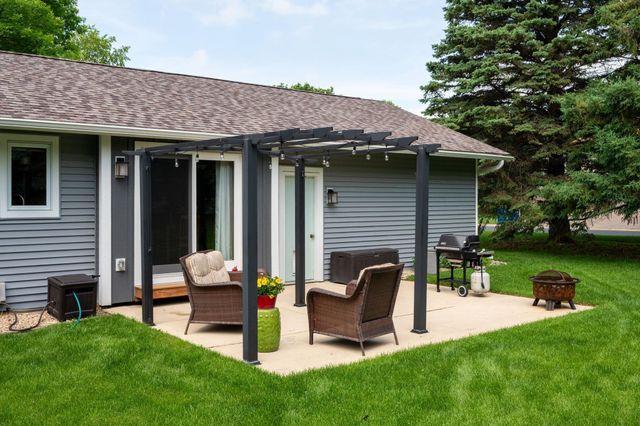 7896 Berkshire Lane N, Maple Grove, MN 55311