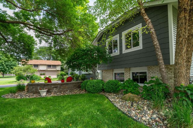 7896 Berkshire Lane N, Maple Grove, MN 55311