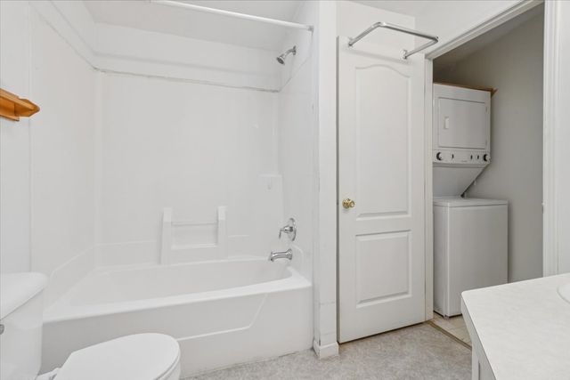 124B Cardinal Lane, Sandwich, IL 60548