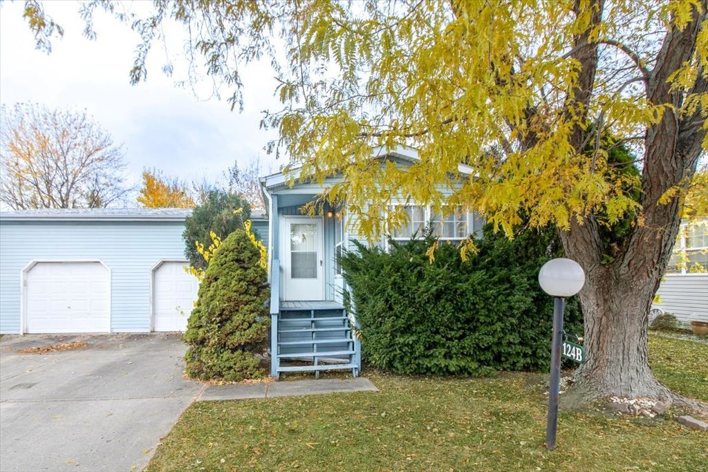 124B Cardinal Lane, Sandwich, IL 60548