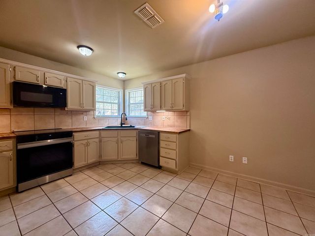 574 Wisteria Drive, Bauxite, AR 72011