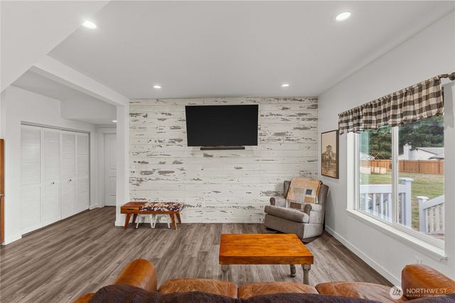 23610 94th Ave E, Graham, WA 98338