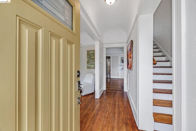 3041 Linden St, Oakland, CA 94608