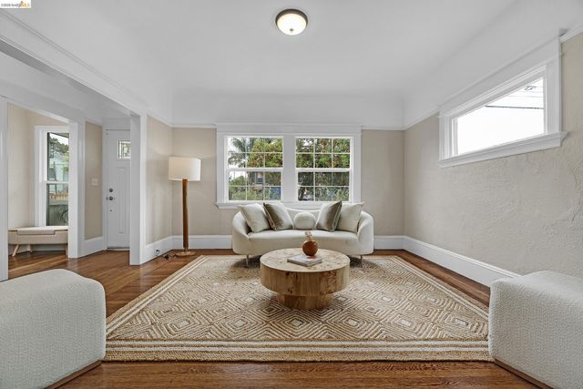 3041 Linden St, Oakland, CA 94608