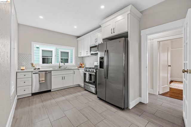 3041 Linden St, Oakland, CA 94608