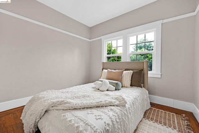 3041 Linden St, Oakland, CA 94608