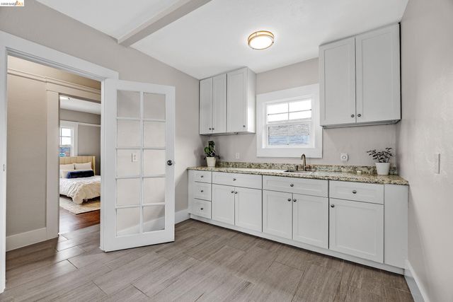 3041 Linden St, Oakland, CA 94608