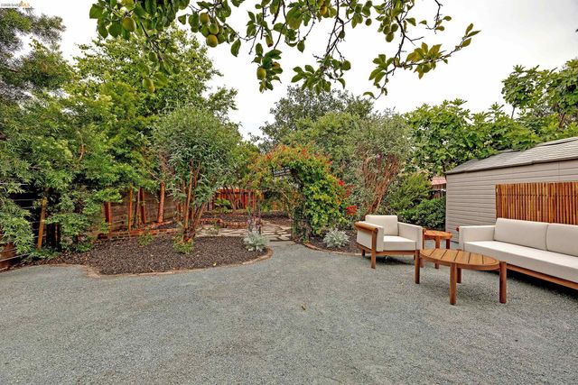 3041 Linden St, Oakland, CA 94608